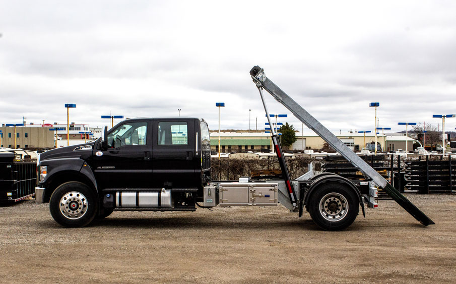 FORD F750 ON TRUX ROLL OFF (14)