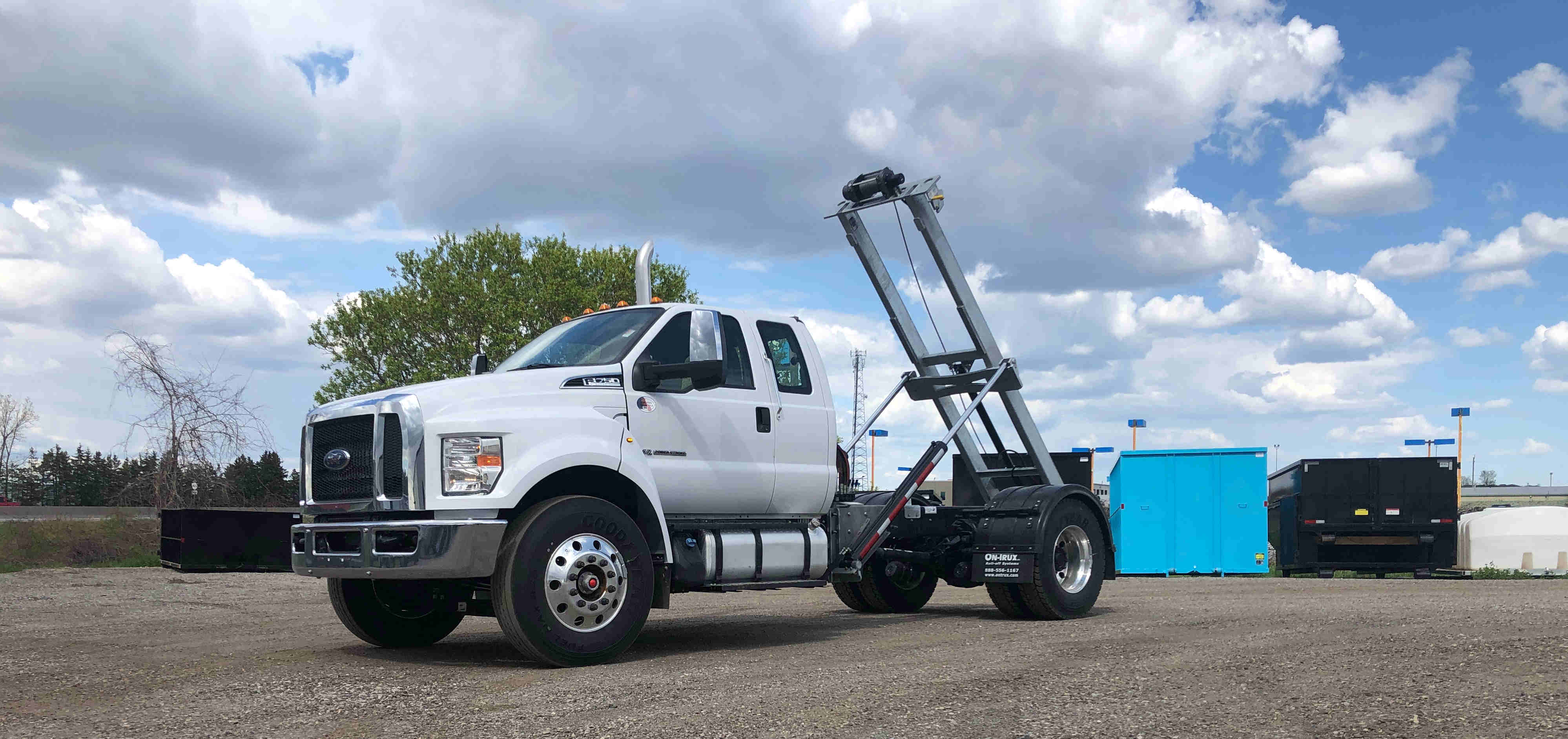 2021 Ford F750 12 On Trux System White (1)